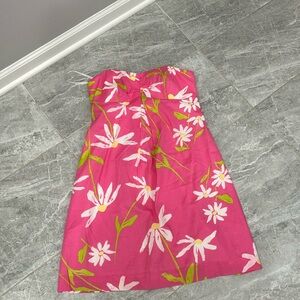 Beautiful Lilly Pulitzer Betsey dress. Hotty pink twirlers. Size S